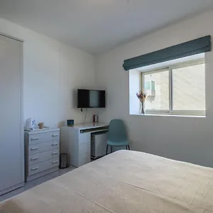 Bedrooms With Ensuite Bathrooms Séjour chez l'habitant Sliema