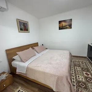 Double17 , Gjirokastër Albanië